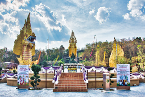Wat Pa Phuttha Chinwongsaram (Mon Phaya Nak)