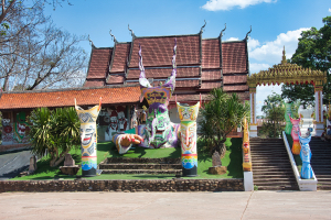 Wat Phon Chai & Dansai Folk Museum
